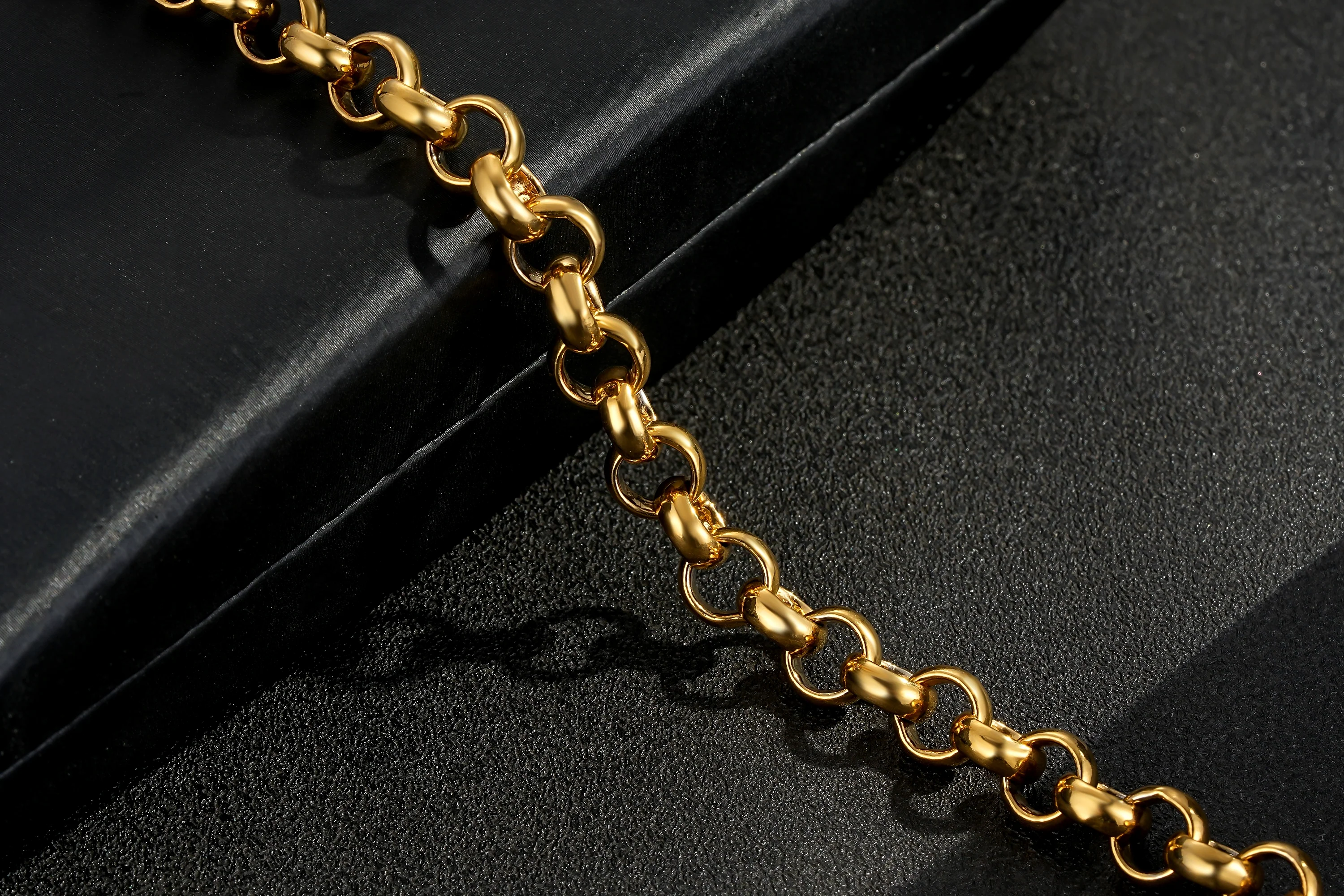 8mm Gold Belcher Bracelet – Classic 8 Inches, Smooth Pattern - Image 2