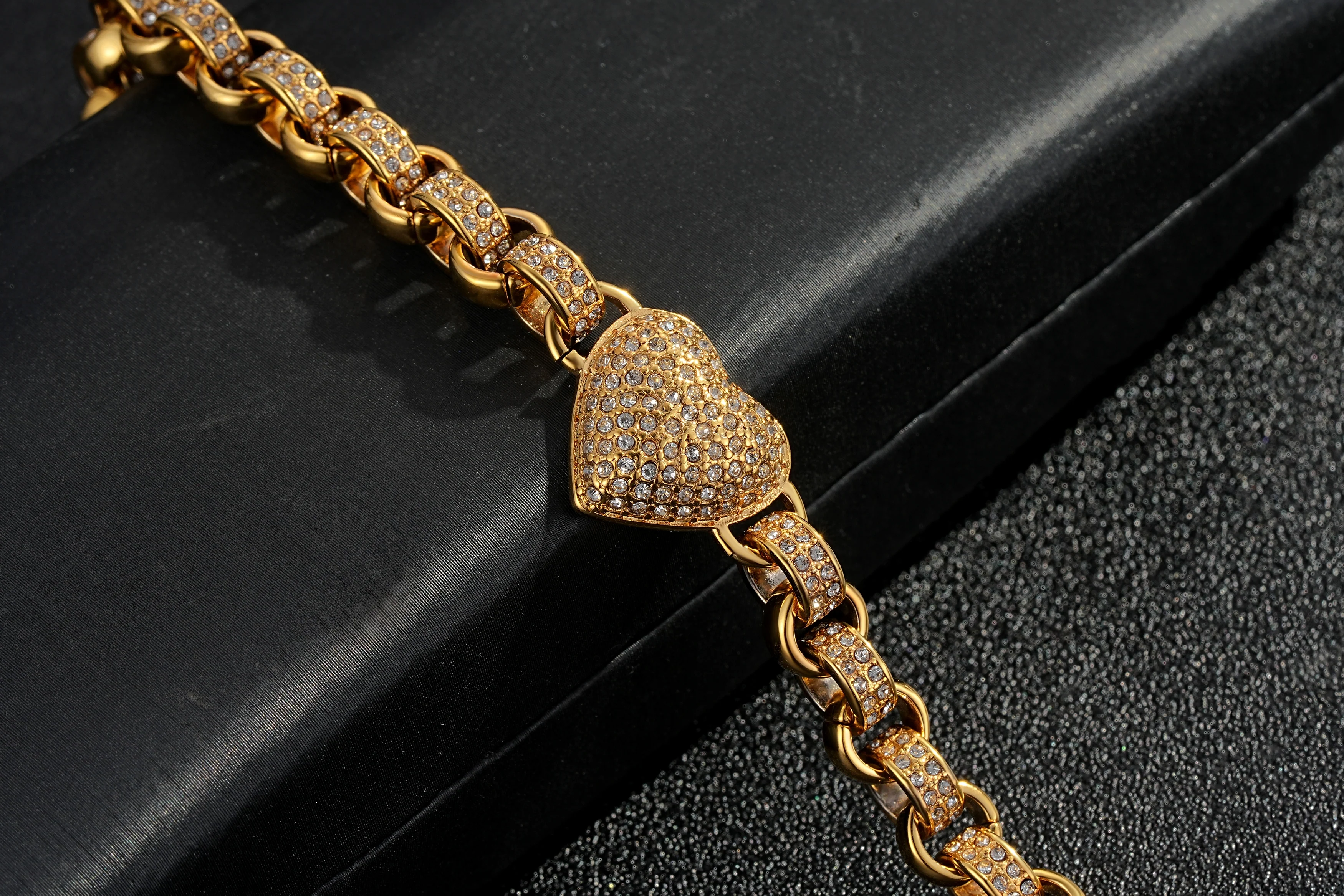 Gold Heart Charm Bracelet with Clear Stones – Fits 7.5–8” Wrist, 27g, Tarnish Resistant - Image 4